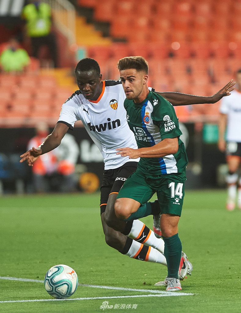 赛前瓦伦西亚调整名单以备西甲；回应争议环节打磨；底气十足；医务组通报恢复(西班牙瓦伦西亚最新消息新闻)