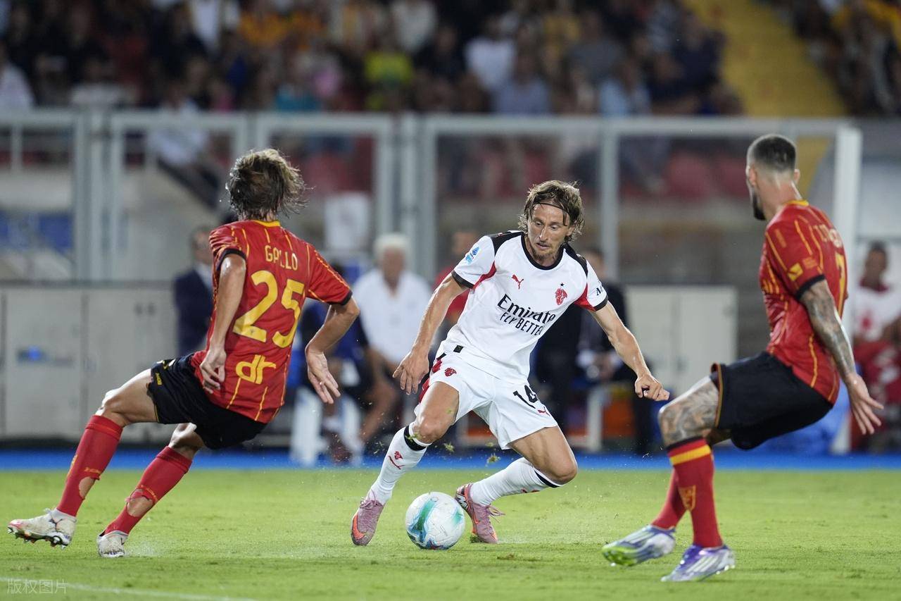 关于加时末段AC米兰调整名单以备英超，刷新队史纪录环节打磨，底气十足，临场指挥获称赞的信息