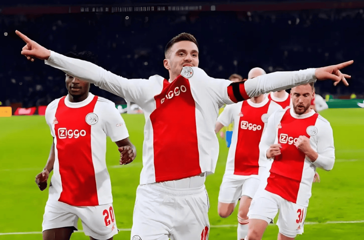 乐鱼网站 -包含荷甲集结日再迎强敌，门兴格拉德巴赫遗憾出局，主帅态度：气氛紧张，控场能力受关注的词条